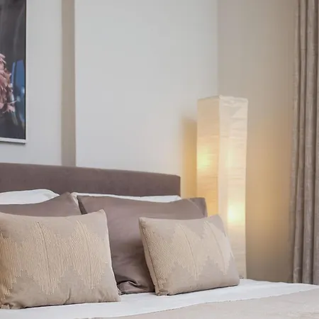 Ophelia Living Apartment