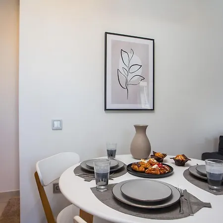 Ophelia Living Apartment *